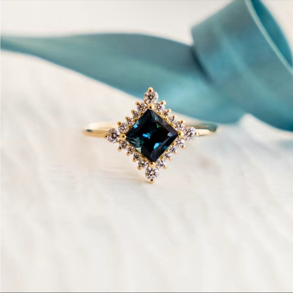 New 18K Gold Plated Dainty Promise  Square Shape Shiny Zircon Elegant Ring - Picture 6 of 7